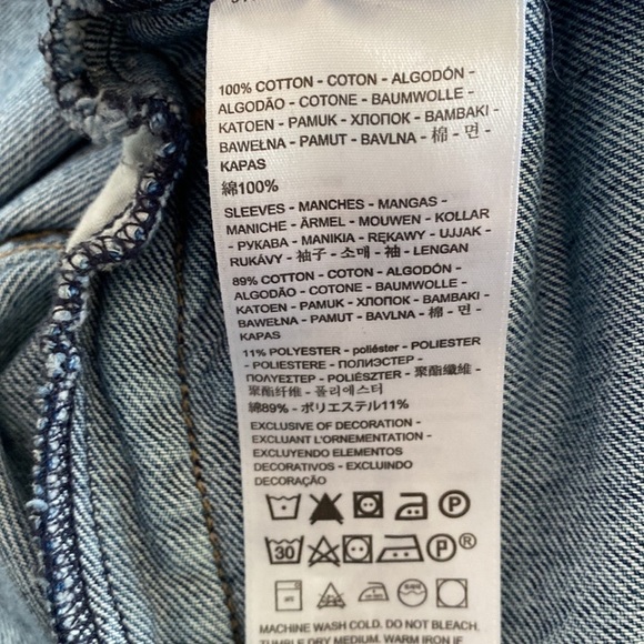 Levi's Ex-Boyfriend Hybrid Trucker Denim Jacket in Medium Wash, Size Small - Picture 12 of 14